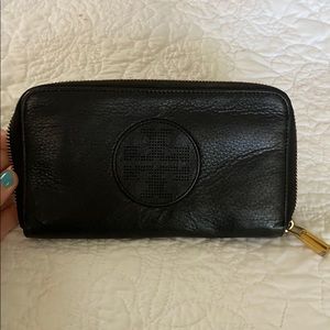 Tory Burch wallet